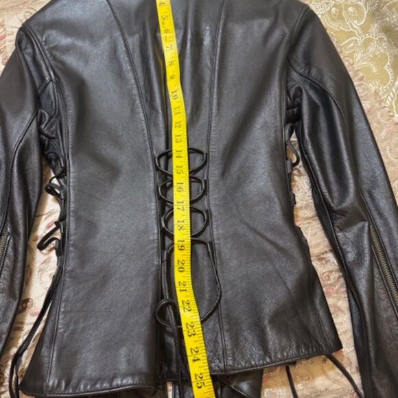 Med Harley Davidson Women's Lightweight Leather Coat w/lace up sides and back - Picture 11 of 16